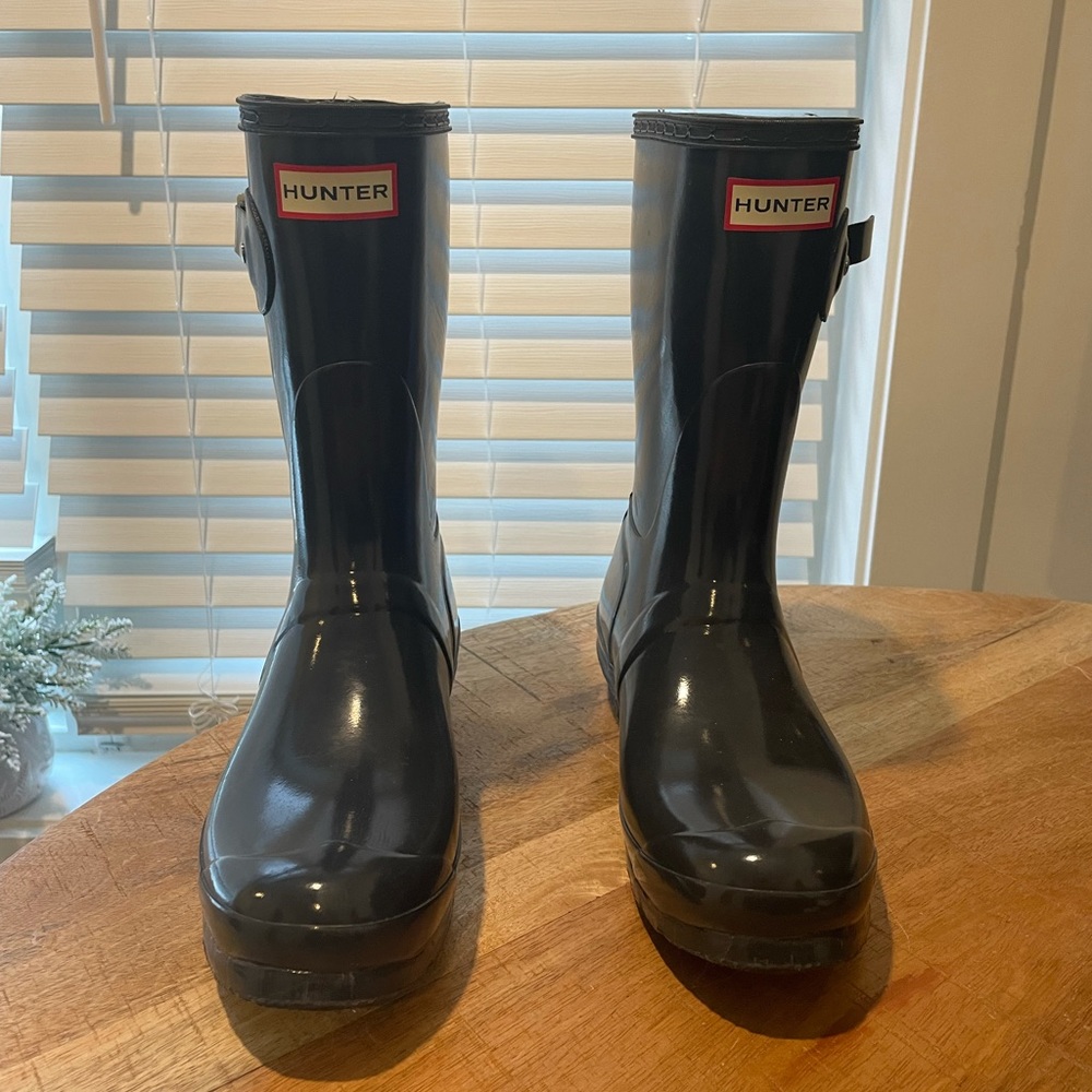 Hunter Rain Boots- purple size 9